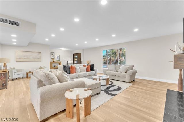 2868 Vista Del Sol Avenue, Las Vegas, NV 89120