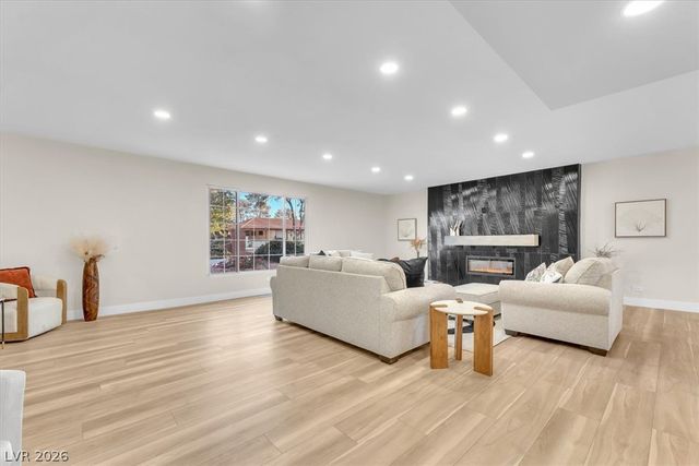 2868 Vista Del Sol Avenue, Las Vegas, NV 89120