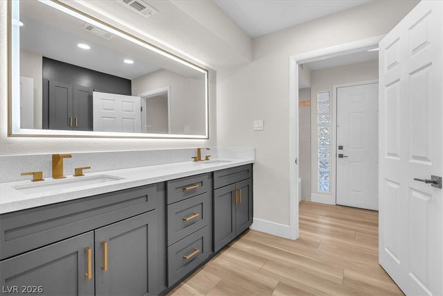 2868 Vista Del Sol Avenue, Las Vegas, NV 89120