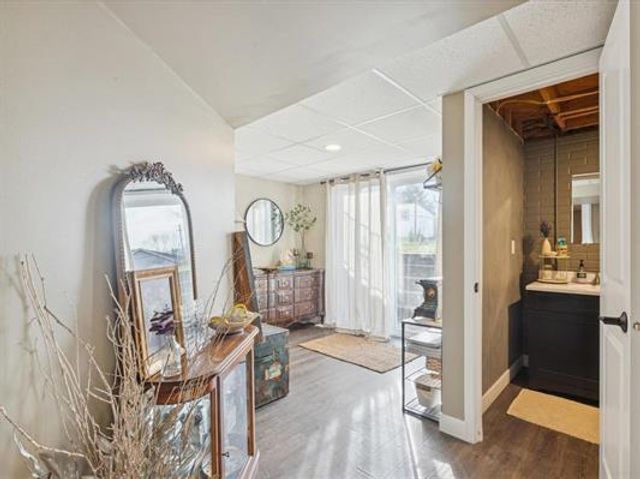 6248 Hillandale Road, Davenport, IA 52806