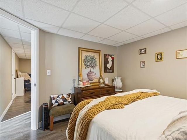 6248 Hillandale Road, Davenport, IA 52806