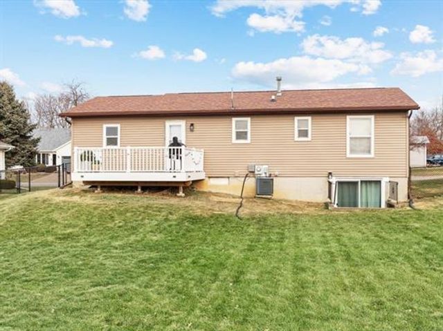 6248 Hillandale Road, Davenport, IA 52806