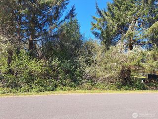138 Cloquallum Street SE, Ocean Shores, WA 98569