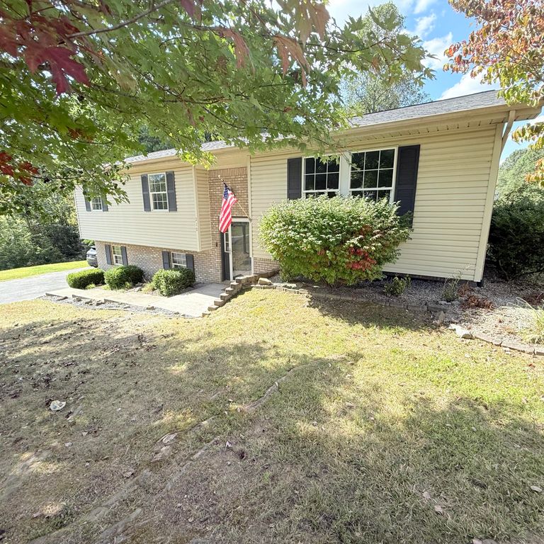 210 Blossom Rdg Drive, Corbin, KY 40701