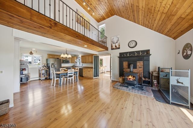 26 Lake Shore Rd W, Hardyston Twp., NJ 07460
