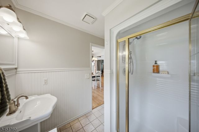 26 Lake Shore Rd W, Hardyston Twp., NJ 07460