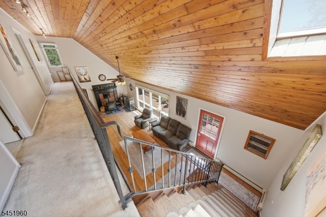 26 Lake Shore Rd W, Hardyston Twp., NJ 07460