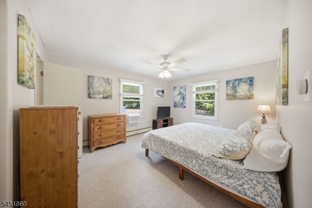 26 Lake Shore Rd W, Hardyston Twp., NJ 07460