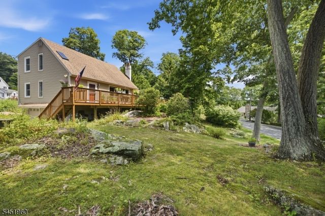 26 Lake Shore Rd W, Hardyston Twp., NJ 07460