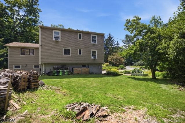 26 Lake Shore Rd W, Hardyston Twp., NJ 07460