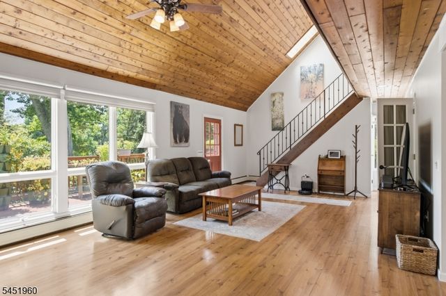 26 Lake Shore Rd W, Hardyston Twp., NJ 07460