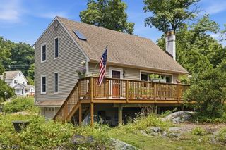 26 Lake Shore Rd W, Hardyston Twp., NJ 07460