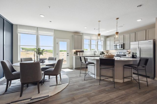 17976 Genoa Drive, Lakeville, MN 55044
