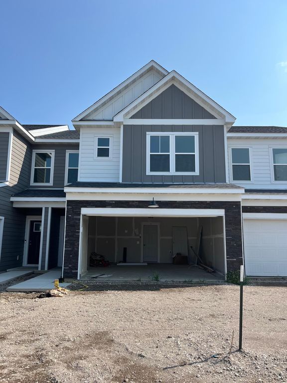 17976 Genoa Drive, Lakeville, MN 55044