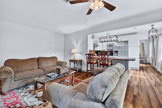 1326 W Bond Street, Denison, TX 75020