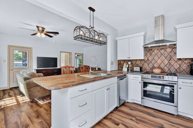 1326 W Bond Street, Denison, TX 75020
