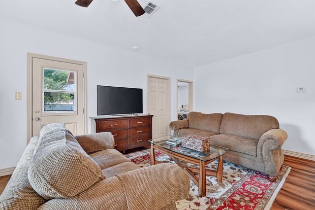 1326 W Bond Street, Denison, TX 75020
