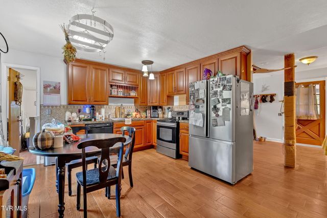133 Deacon Creek Road, Erwin, TN 37650