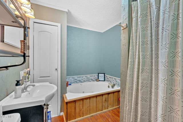 133 Deacon Creek Road, Erwin, TN 37650