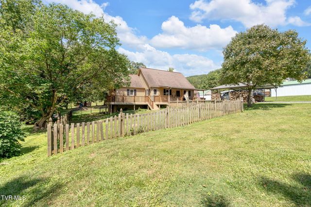 133 Deacon Creek Road, Erwin, TN 37650
