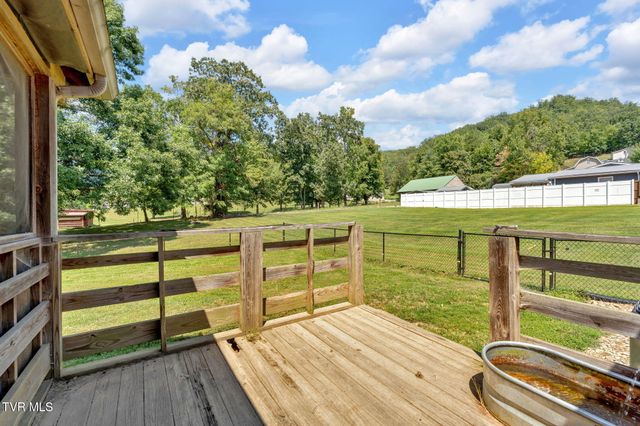 133 Deacon Creek Road, Erwin, TN 37650