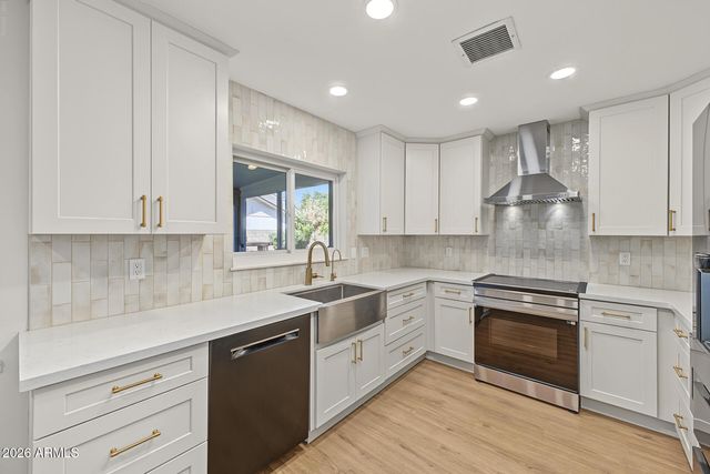 1767 W KIOWA Avenue, Mesa, AZ 85202