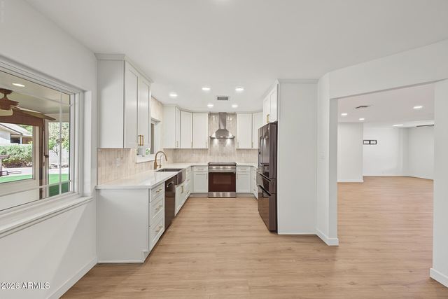 1767 W KIOWA Avenue, Mesa, AZ 85202