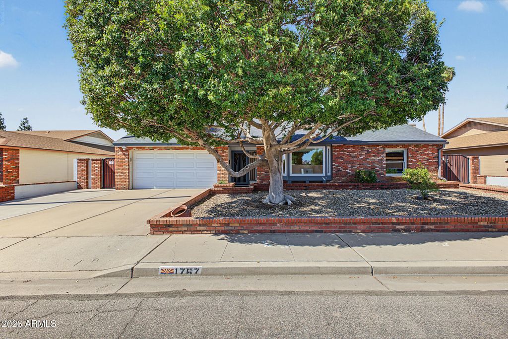 1767 W KIOWA Avenue, Mesa, AZ 85202