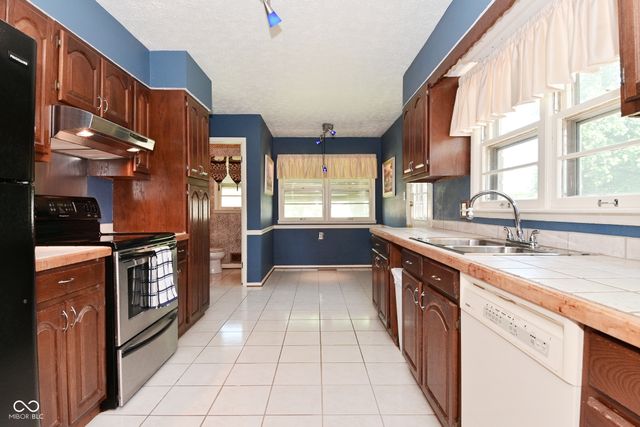 136 W Loretta Drive, Indianapolis, IN 46217