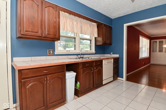 136 W Loretta Drive, Indianapolis, IN 46217