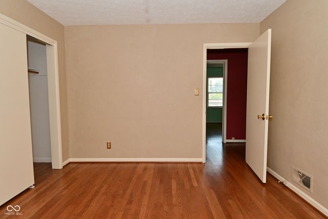 136 W Loretta Drive, Indianapolis, IN 46217