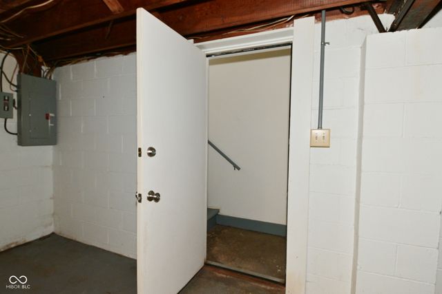 136 W Loretta Drive, Indianapolis, IN 46217