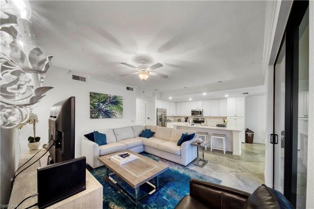 9572 Trevi CT 5017, Naples, FL 34113