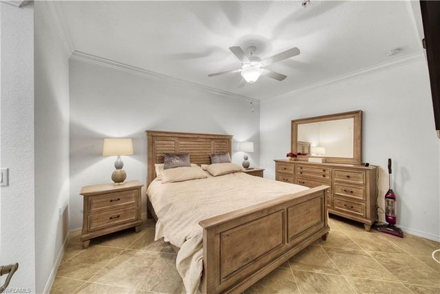 9572 Trevi CT 5017, Naples, FL 34113