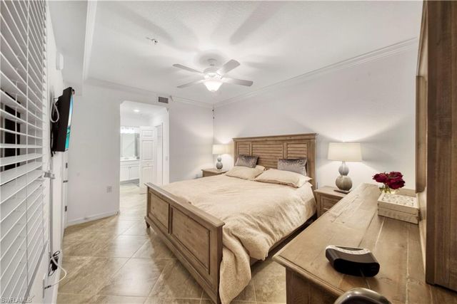 9572 Trevi CT 5017, Naples, FL 34113