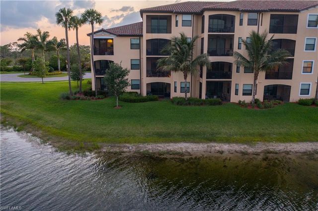 9572 Trevi CT 5017, Naples, FL 34113