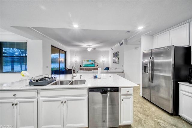 9572 Trevi CT 5017, Naples, FL 34113