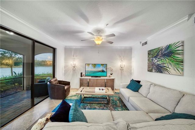 9572 Trevi CT 5017, Naples, FL 34113