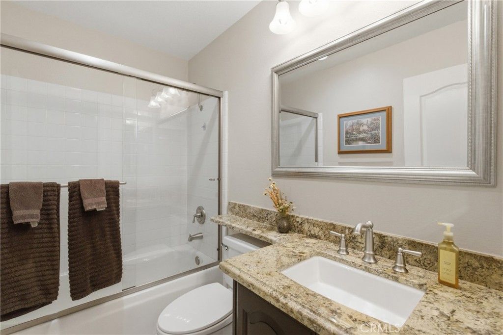 Image 14 of property listing at 25120 Southwind Court, Stevenson Ranch, CA 91381