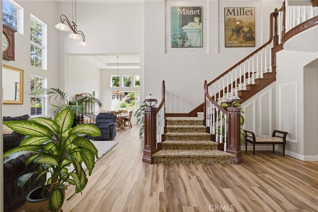 Image 2 of property listing at 25120 Southwind Court, Stevenson Ranch, CA 91381