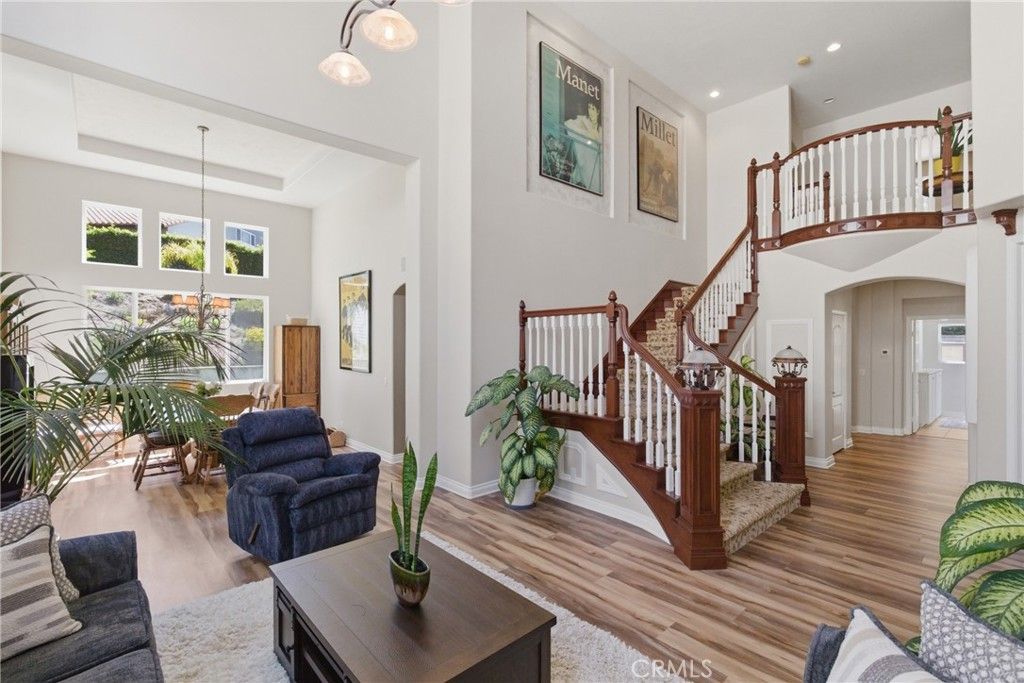 Image 3 of property listing at 25120 Southwind Court, Stevenson Ranch, CA 91381