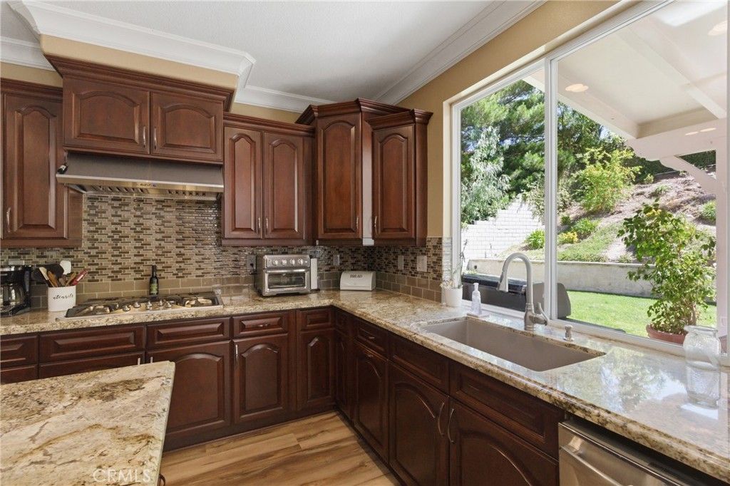 Image 9 of property listing at 25120 Southwind Court, Stevenson Ranch, CA 91381