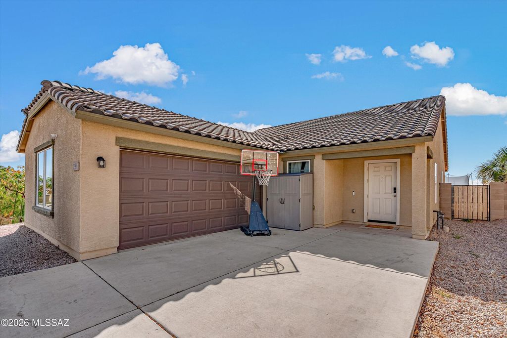1591 W Cottonwood Canyon Drive, Benson, AZ 85602