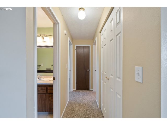 702 ASH Ave, Tillamook, OR 97141