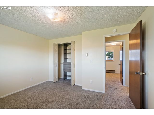 702 ASH Ave, Tillamook, OR 97141