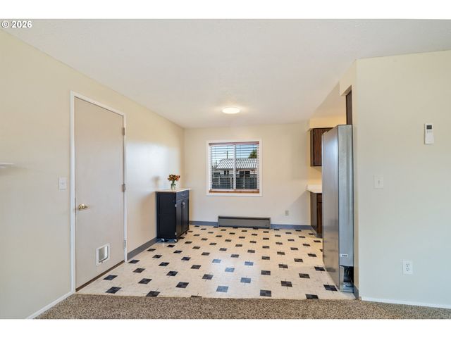 702 ASH Ave, Tillamook, OR 97141