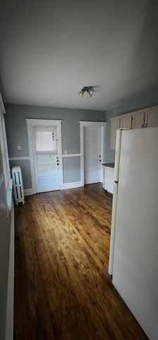 332 N West Street 2, Waukegan, IL 60085