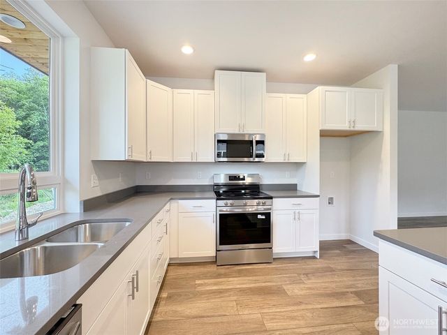 1415 Discovery Loop, Port Angeles, WA 98363