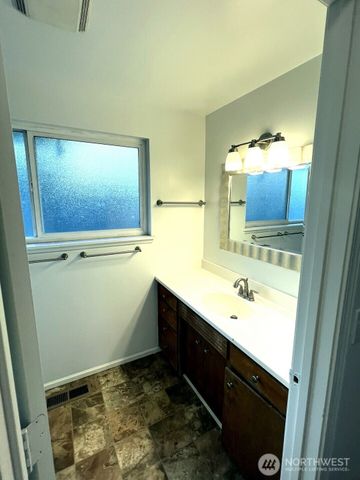 17930 Military Road S, Seatac, WA 98188