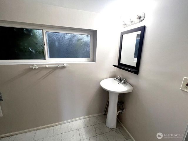 17930 Military Road S, Seatac, WA 98188